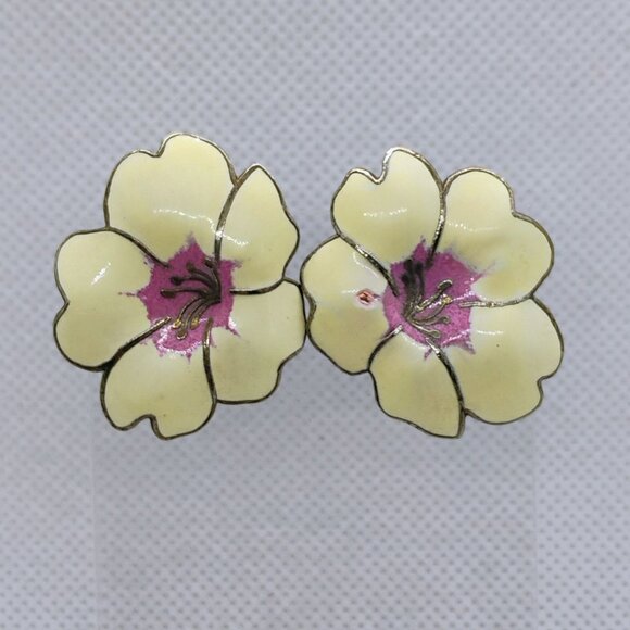 Vintage Cloisonne Enamel Floral Pierced Earrings Lavender Purple Cream - Picture 1 of 4